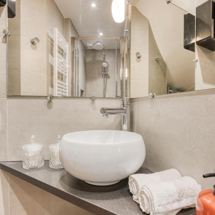 Photo of Bathroom in Montparnasse