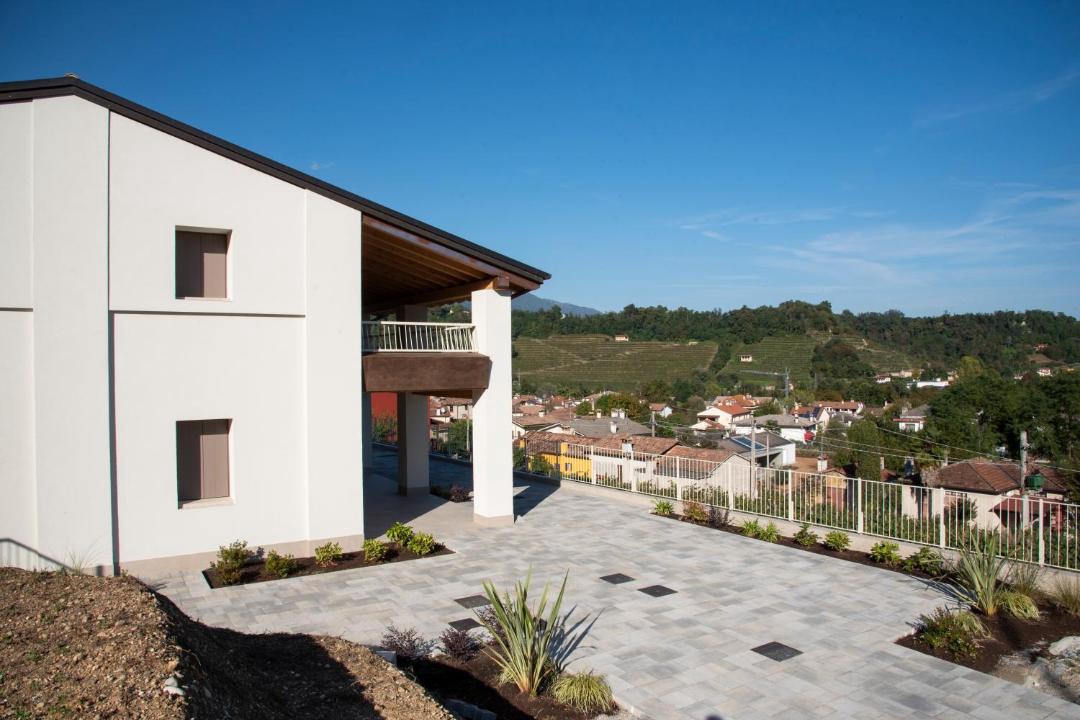 Photo of Buildings in Miane