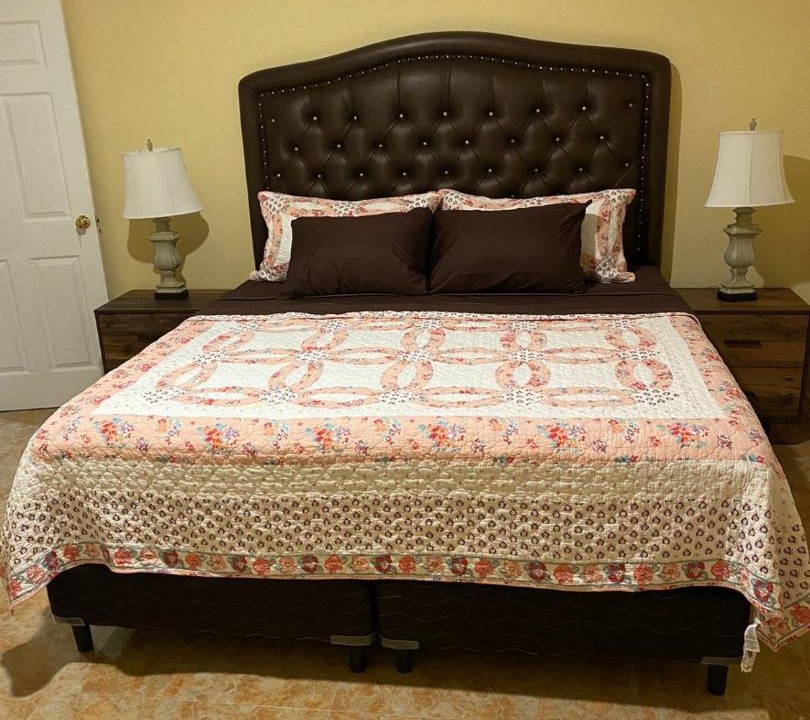 Photo of Bedroom in Spanish Town