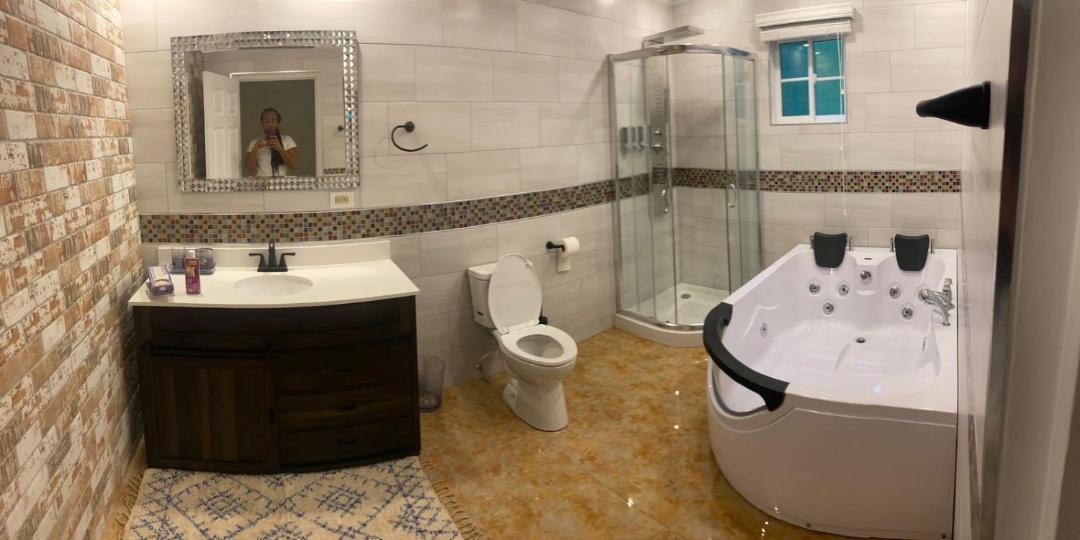 Photo of Bathroom in Spanish Town