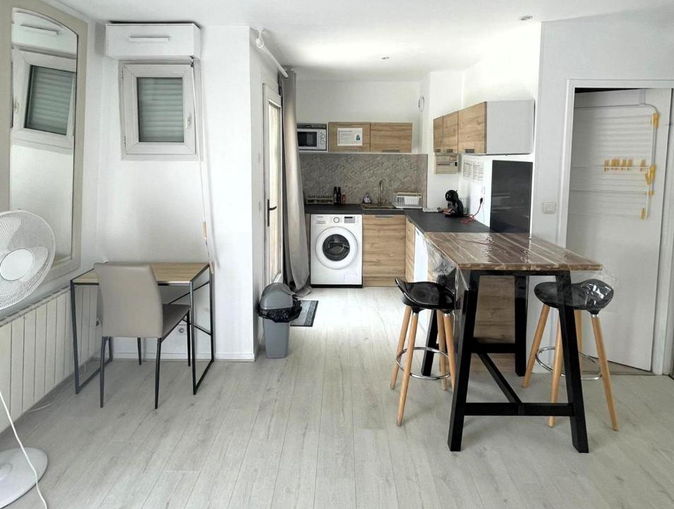 Photo of Kitchen in Les Perroquets