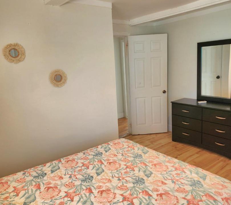 Photo of Bedroom in Tar Bay