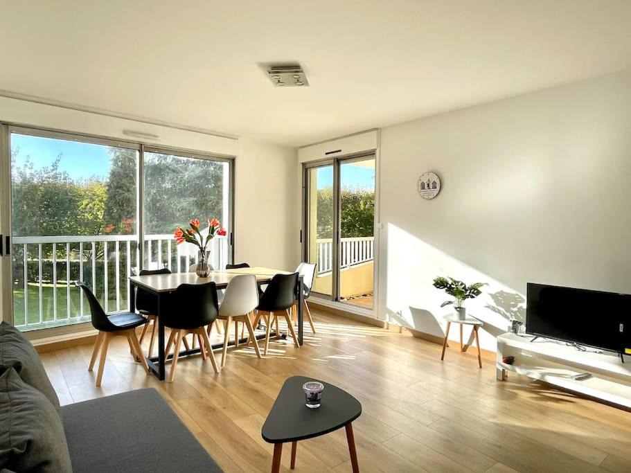 Photo of Livingroom in Cachan