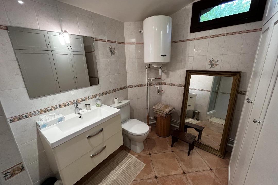 Photo of Bathroom in Le Parc Saint-Maur