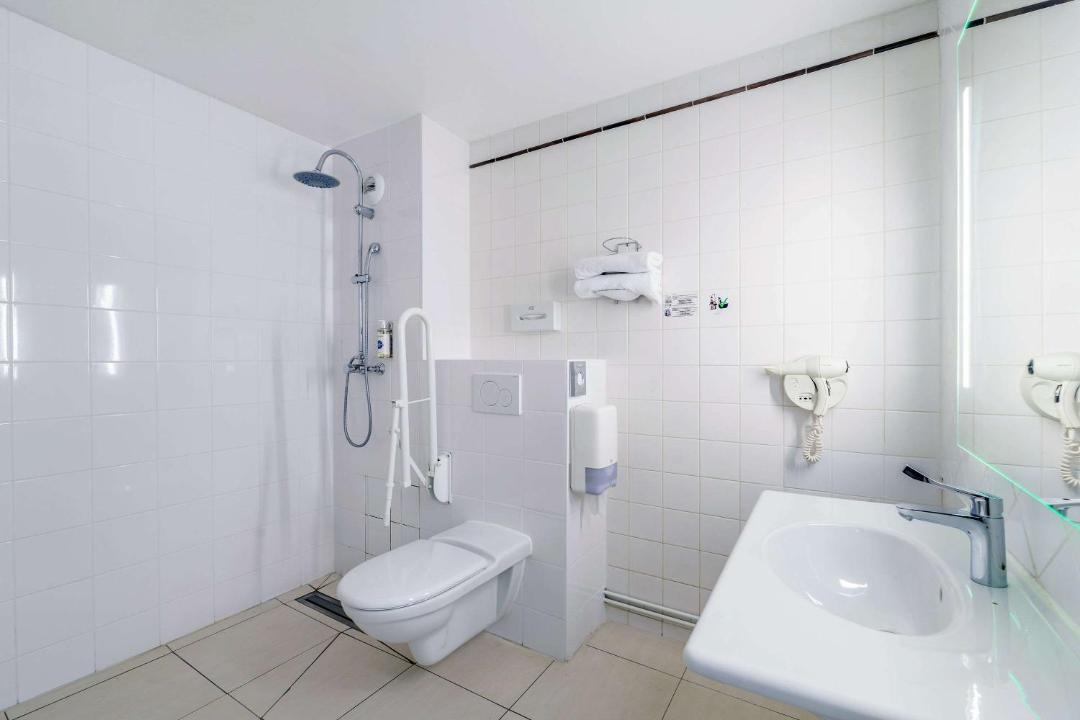 Photo of Bathroom in Louis Bertrand-Mirabeau-Semard