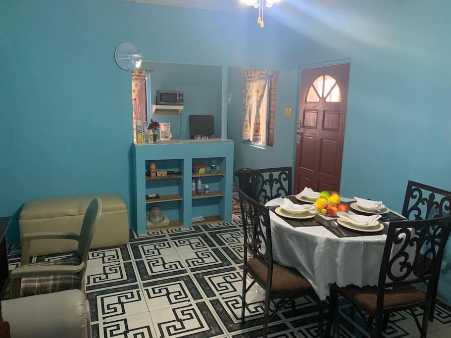 Photo of Livingroom in Kingston