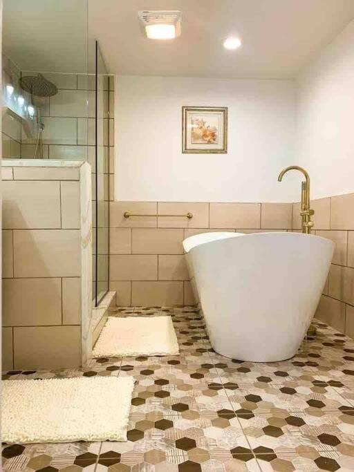 Photo of Bathroom in Bahamia West