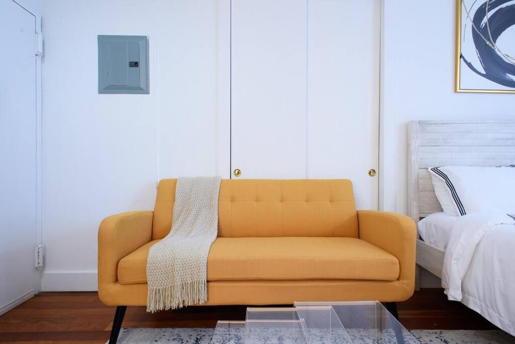 Photo of Livingroom in Peter Cooper Village