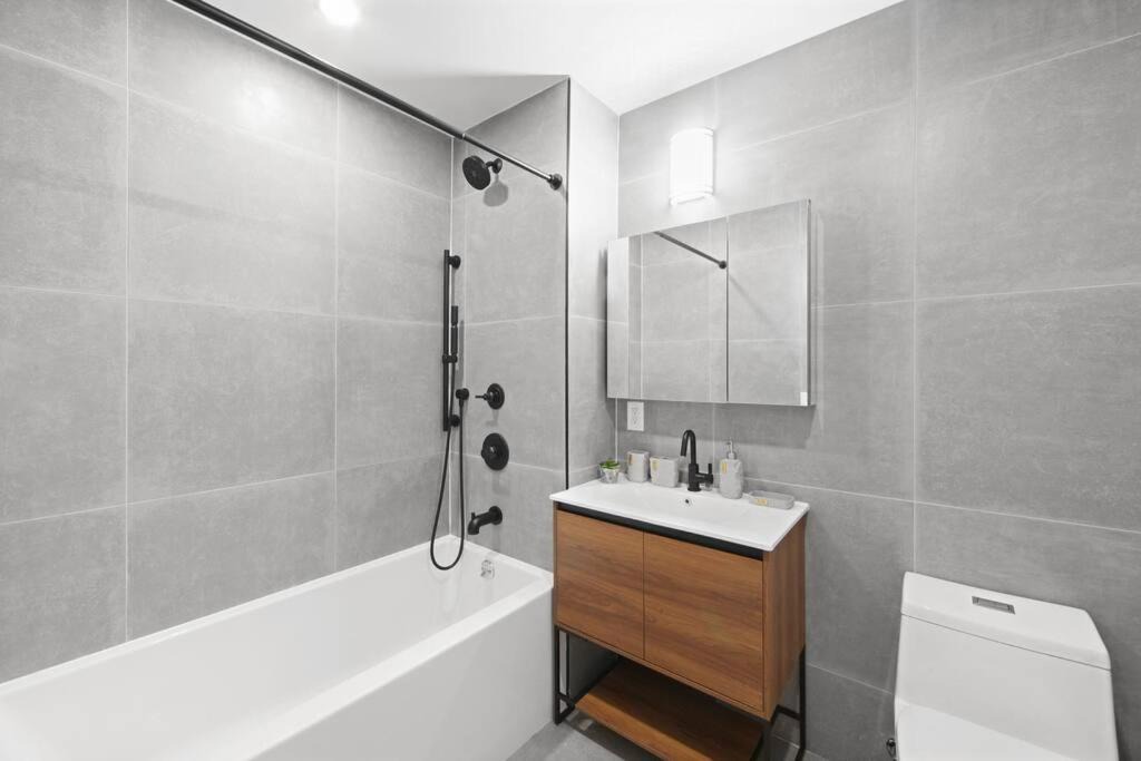 Photo of Bathroom in Greenpoint
