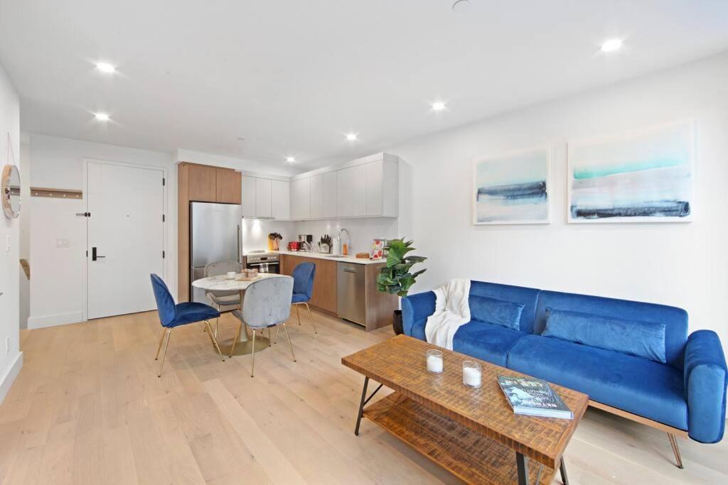 Photo of Livingroom in Greenpoint
