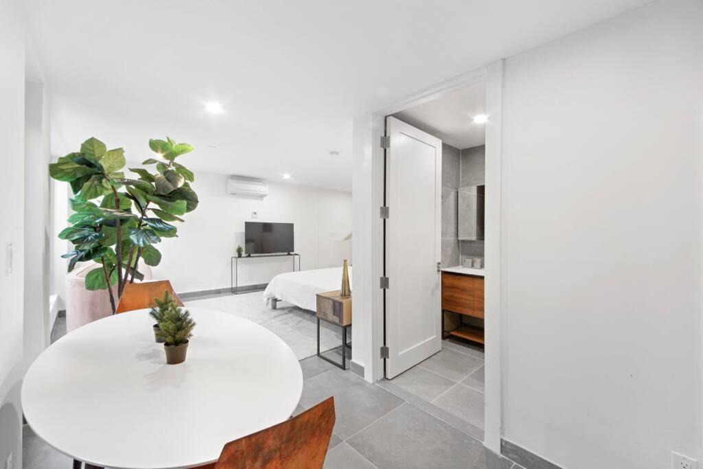 Photo of Livingroom in Greenpoint