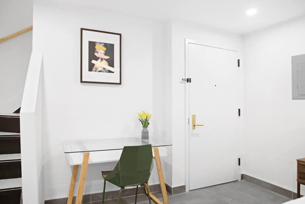 Photo of Livingroom in Greenpoint