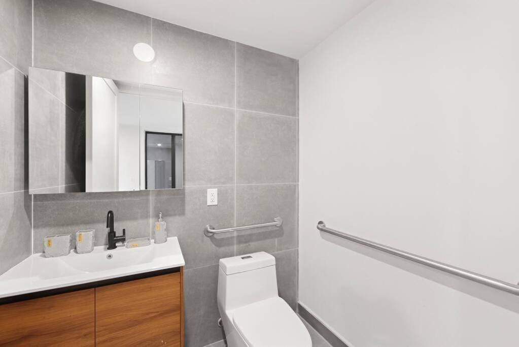 Photo of Bathroom in Greenpoint