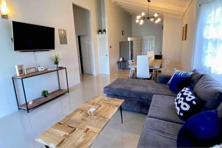 Photo of Livingroom in Greater Portmore