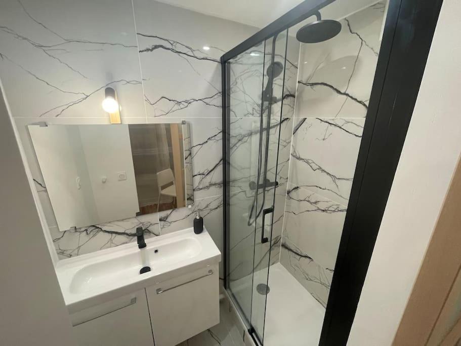 Photo of Bathroom in Petit-Ivry