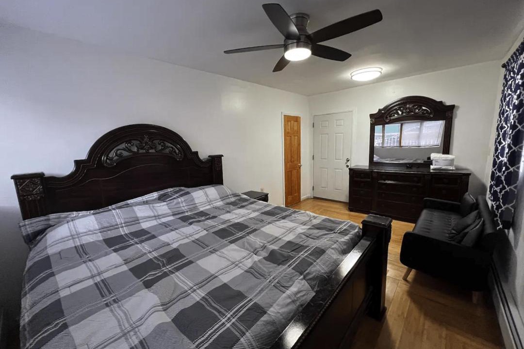 Photo of Bedroom in Brighton Beach