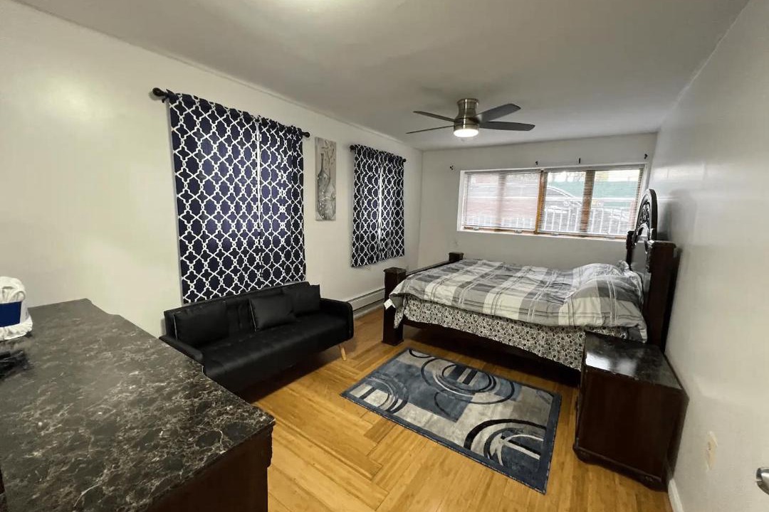 Photo of Bedroom in Brighton Beach