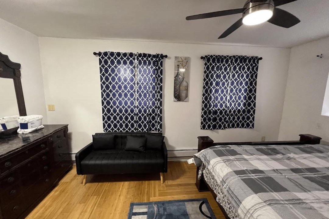 Photo of Bedroom in Brighton Beach