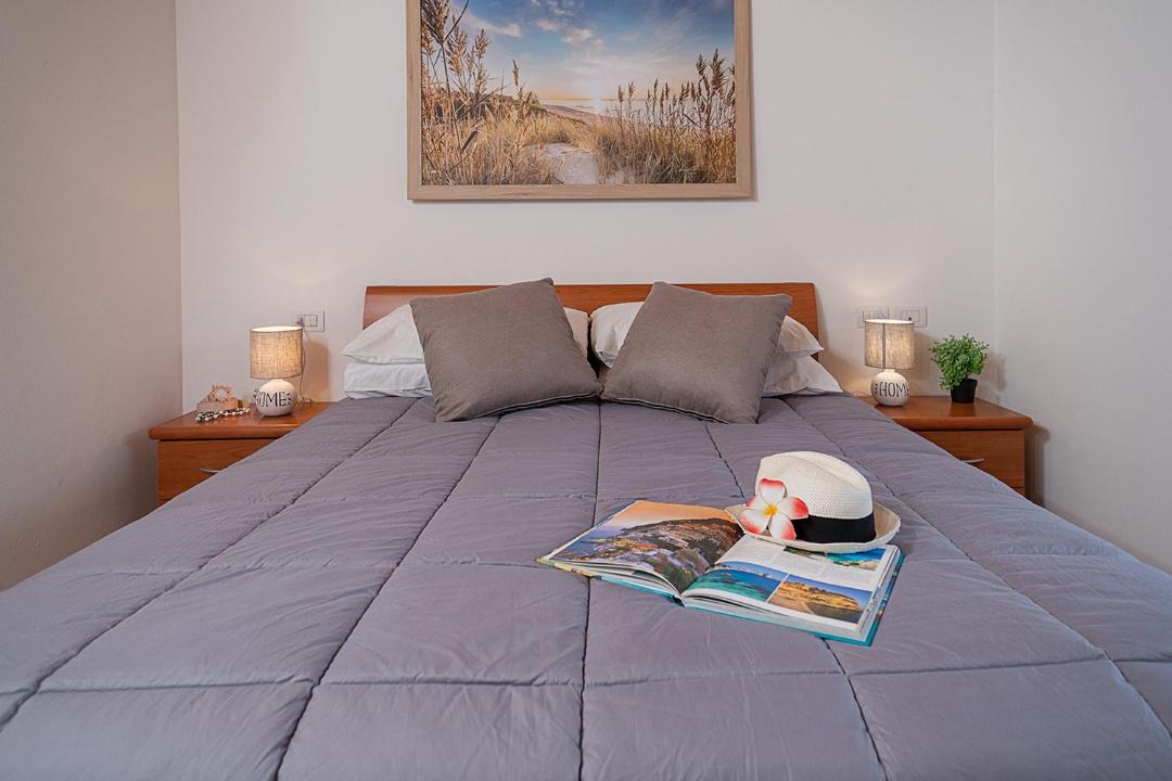 Photo of Bedroom in Cola