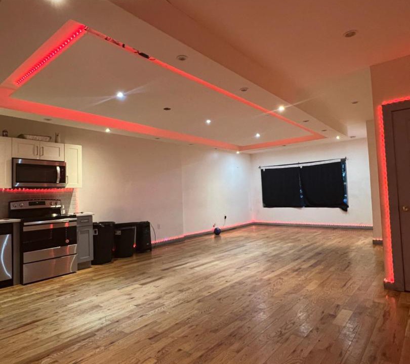 Photo of Livingroom in Cypress Hills
