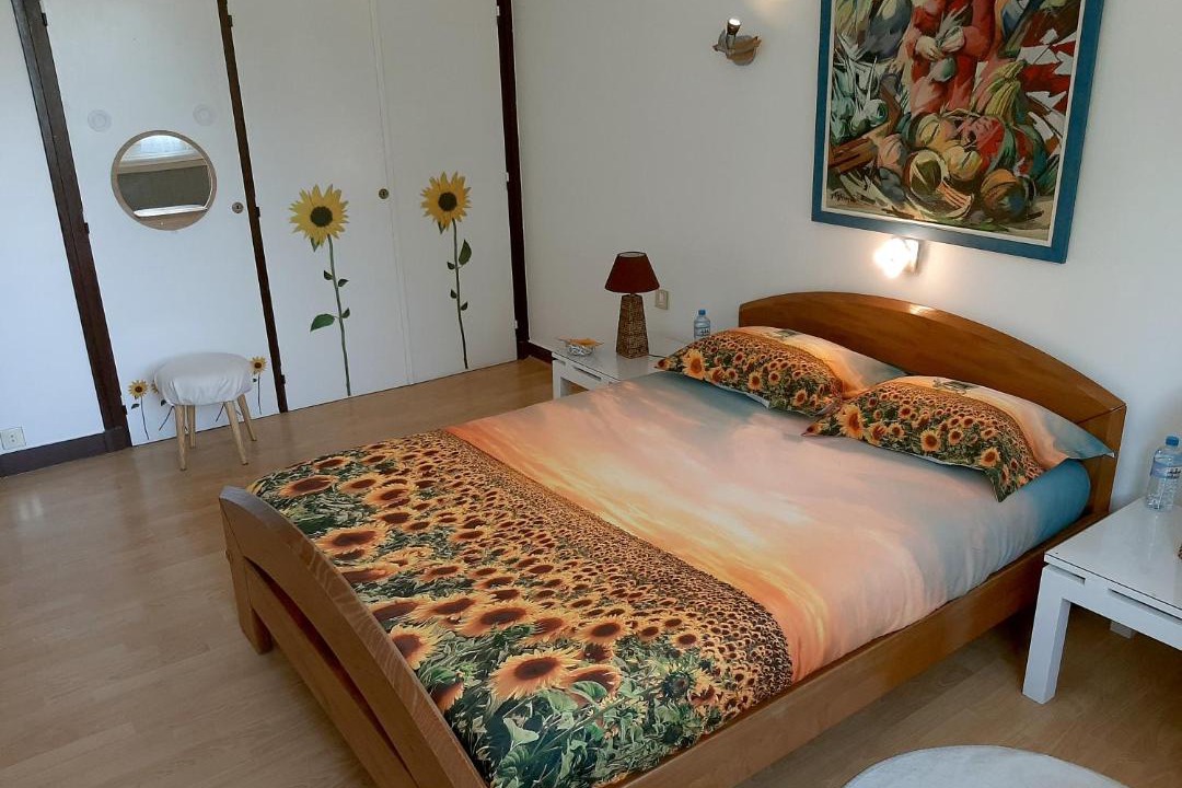 Photo of Bedroom in Saint-Thibault-des-Vignes