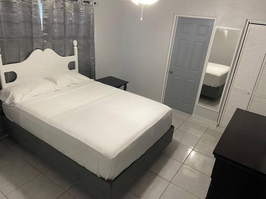 Photo of Bedroom in Nassau