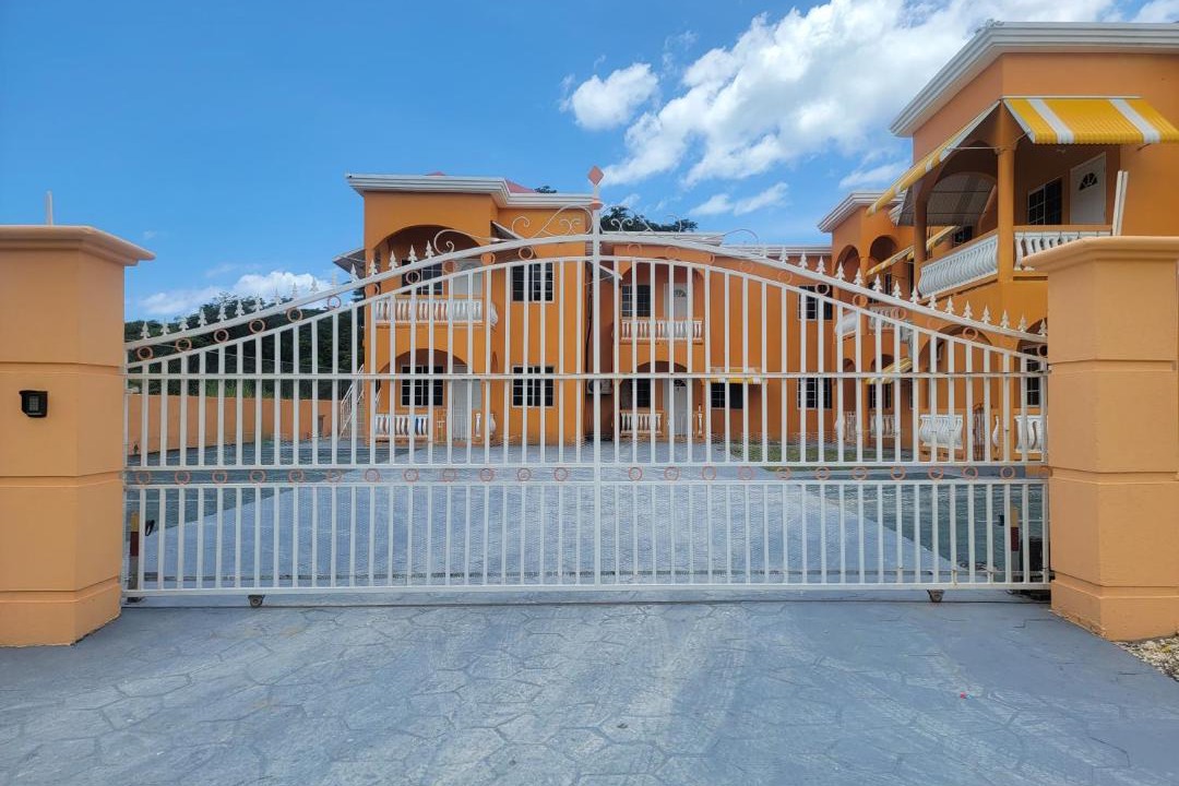 Photo of Buildings in Savanna la Mar