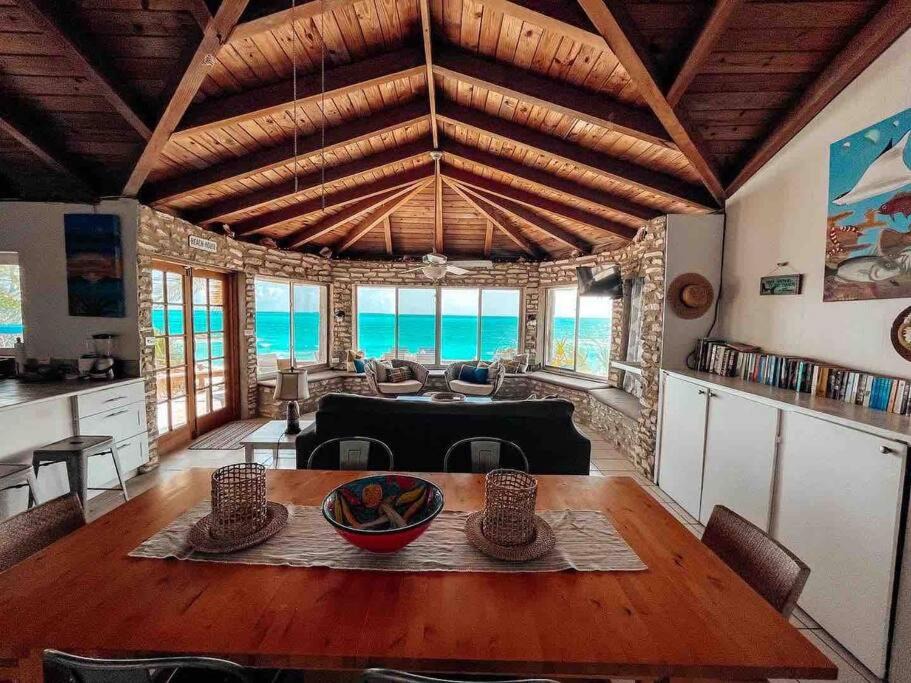 Photo of Livingroom in Tar Bay