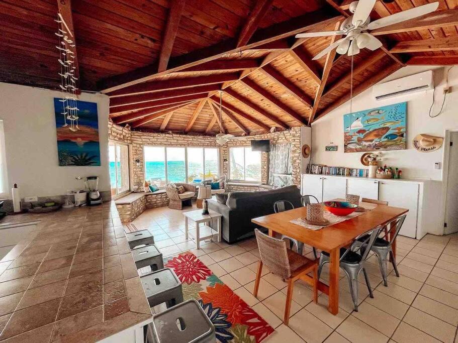 Photo of Livingroom in Tar Bay