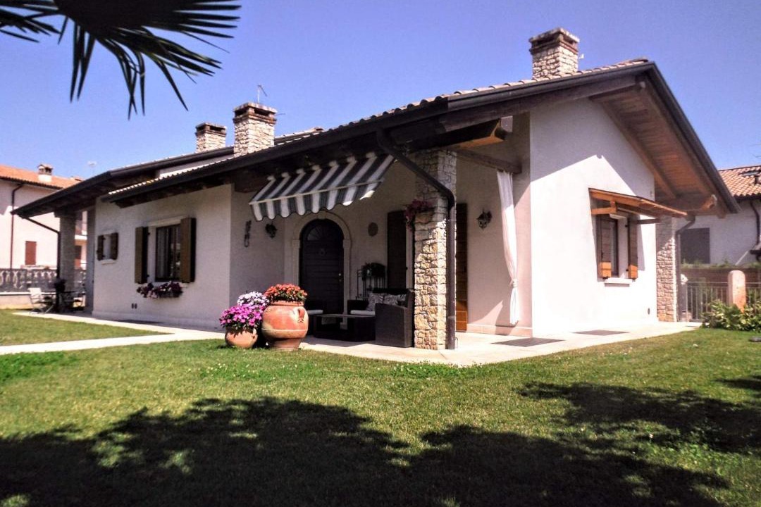 Photo of Buildings in Costermano
