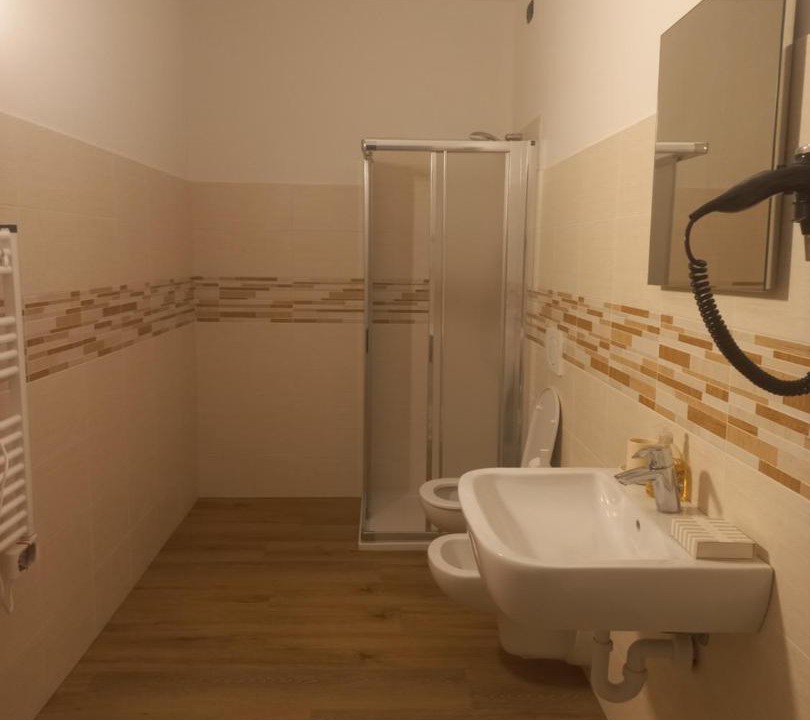 Photo of Bathroom in Ovest