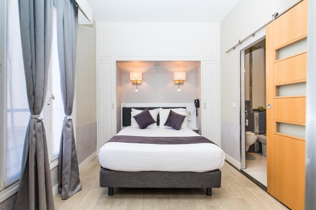 Photo of Bedroom in Montparnasse