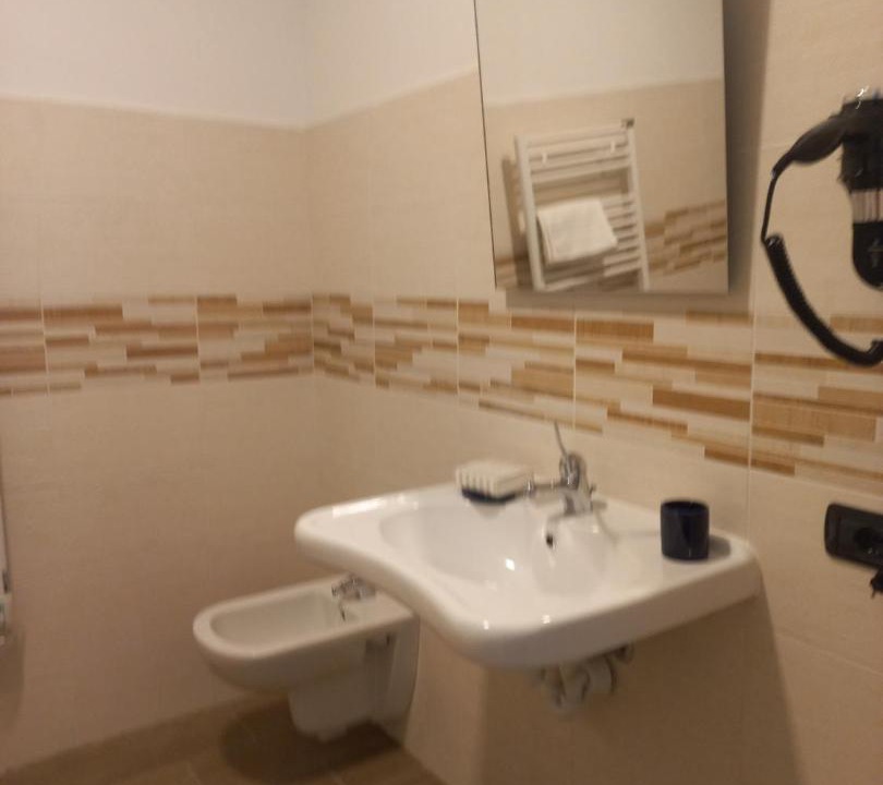 Photo of Bathroom in Ovest