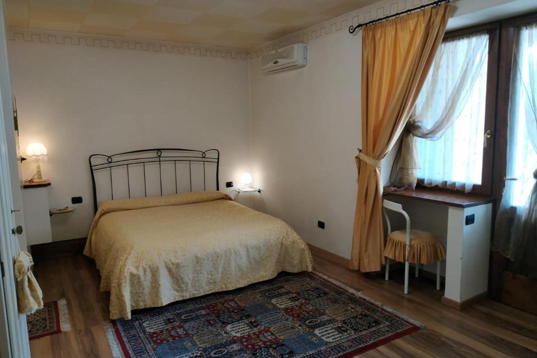 Photo of Bedroom in Miane