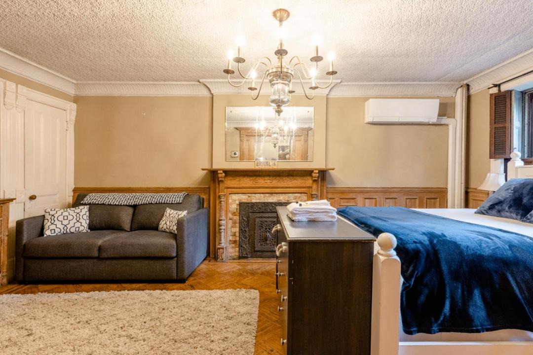 Photo of Livingroom in Bedford-Stuyvesant