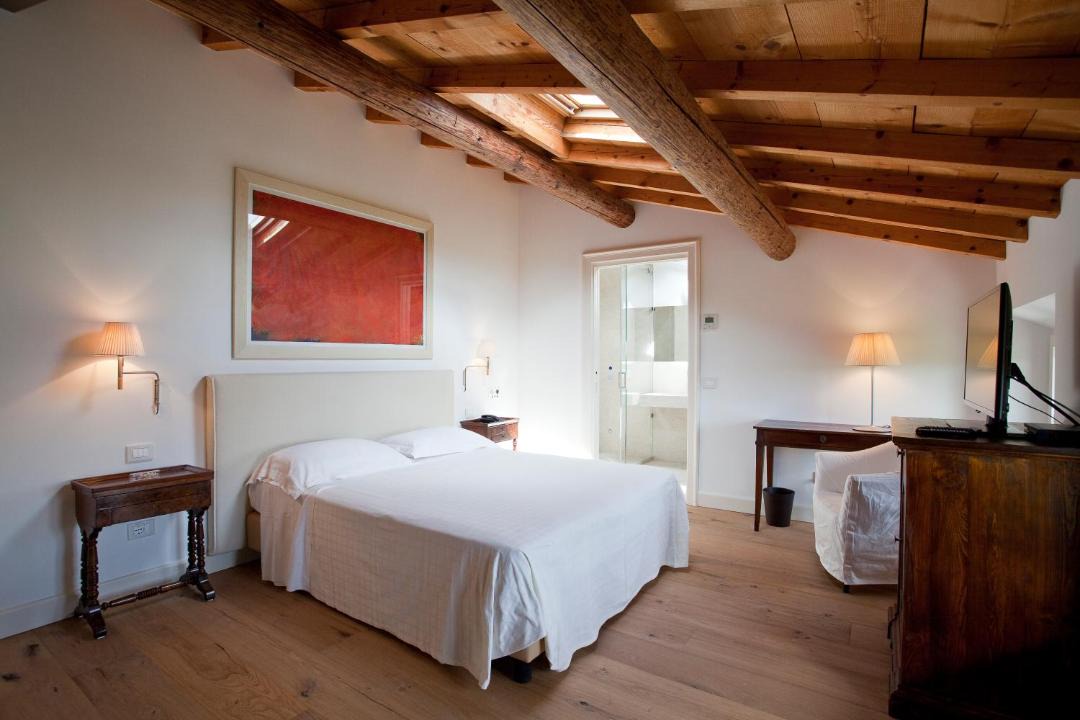 Photo of Bedroom in Sona