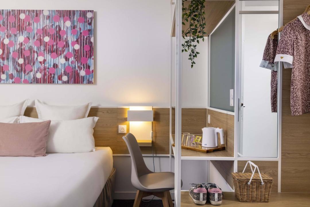 Photo of Bedroom in Hopital Saint-Louis