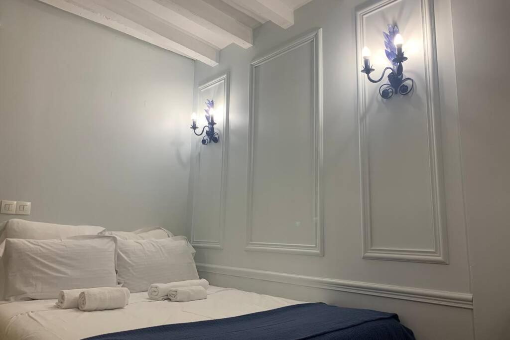 Photo of Bedroom in 5th Arrondissement