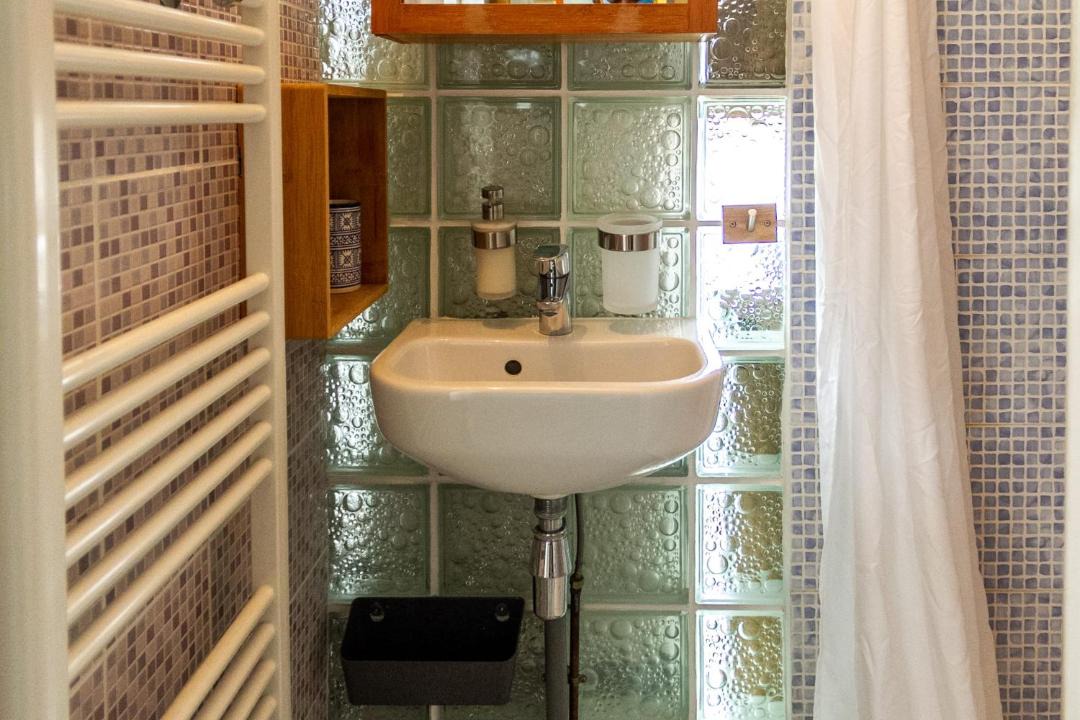 Photo of Bathroom in Quartier de la Goutte-d'Or