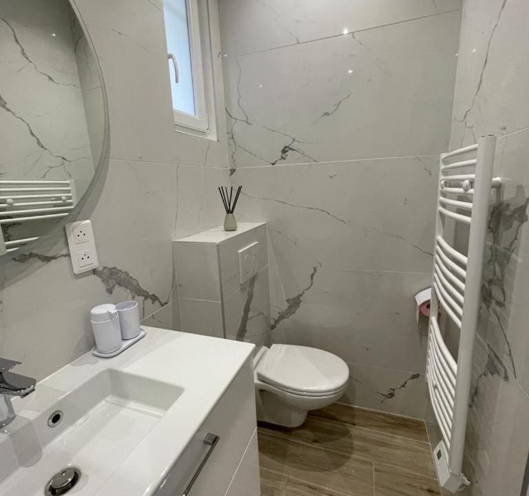 Photo of Bathroom in Le Plessis-Robinson
