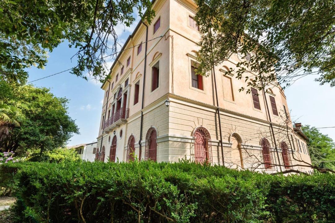 Photo of Buildings in Romano d'Ezzelino
