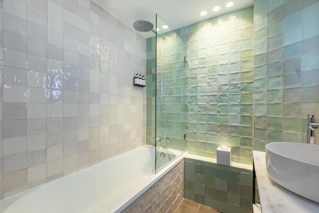 Photo of Bathroom in Montparnasse