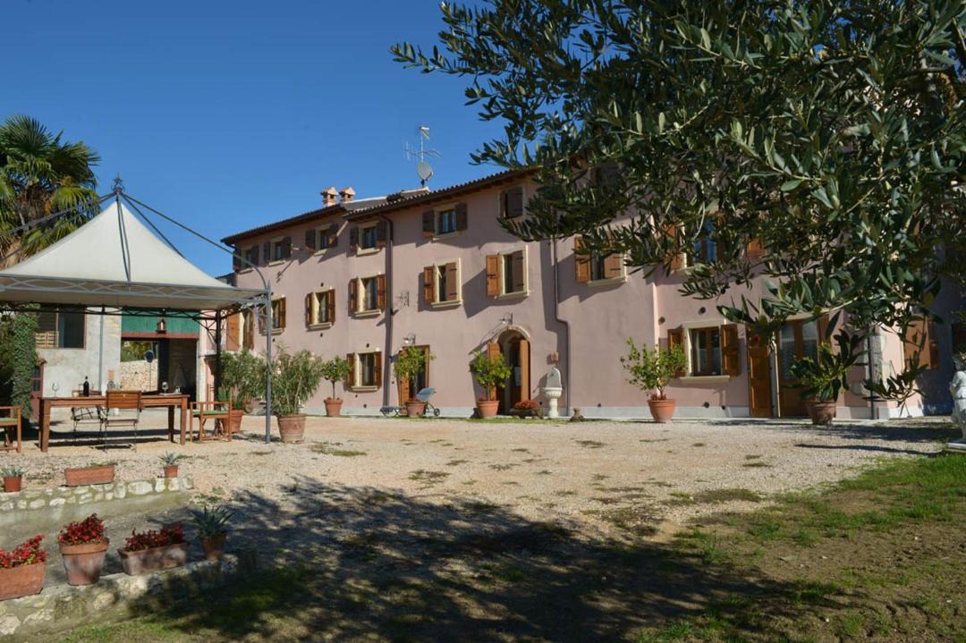 Photo of Buildings in Negrar
