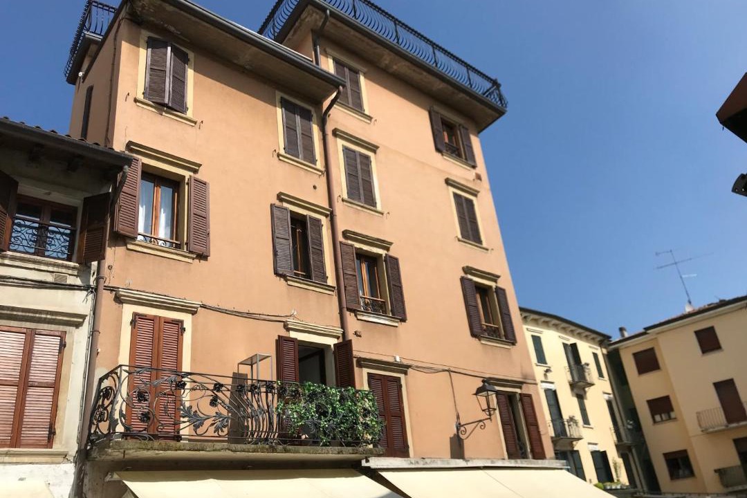 Photo of Buildings in Peschiera del Garda City Centre