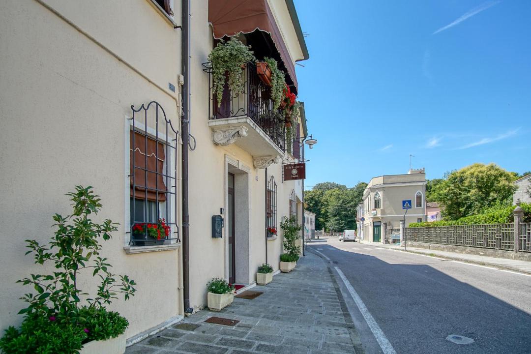 Photo of Others in Crespino