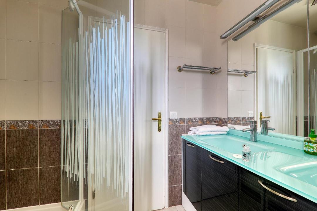Photo of Bathroom in Magny-le-Hongre