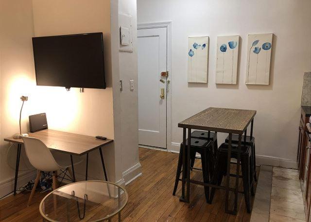 Photo of Livingroom in Midtown East