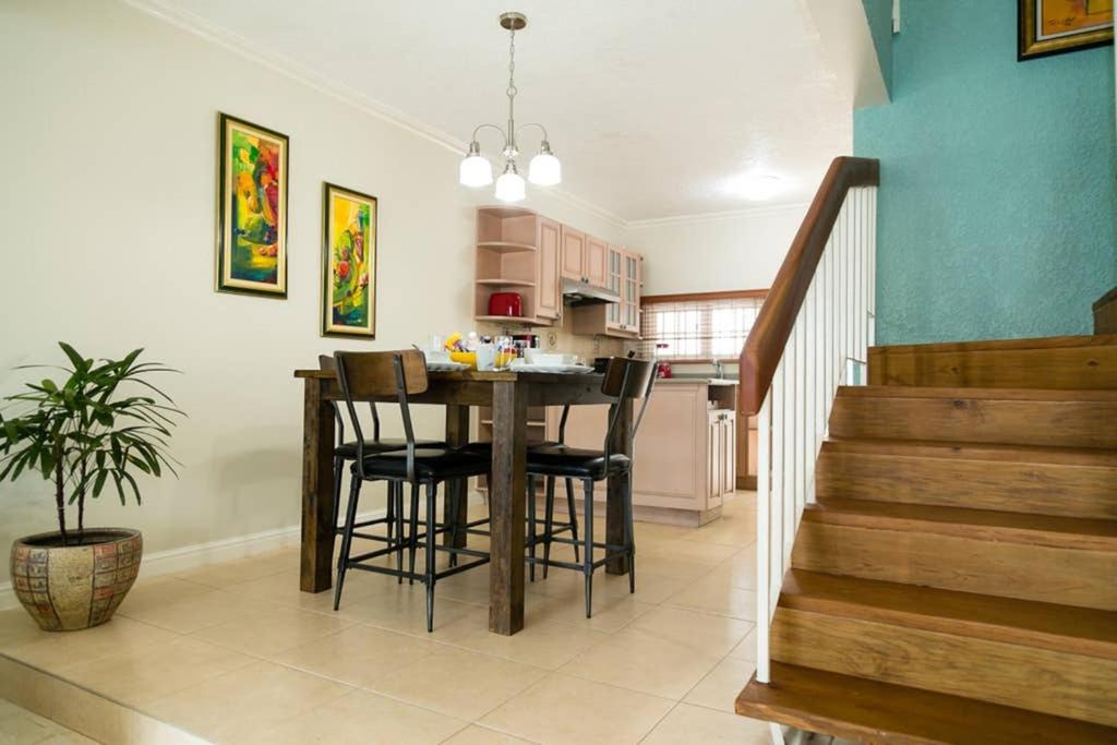 Photo of Livingroom in Kingston