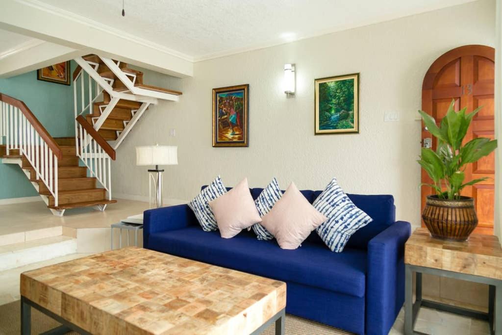 Photo of Livingroom in Kingston