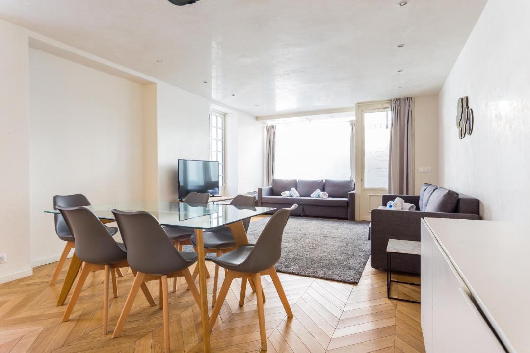 Photo of Livingroom in 16th Arrondissement